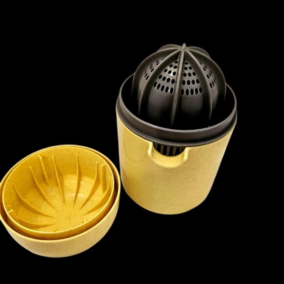 NEW!! ECO Citrus Juicer - Lemon, Lime, Orange Compact Squeezer. Portable, Easy!! - Picture 4 of 10